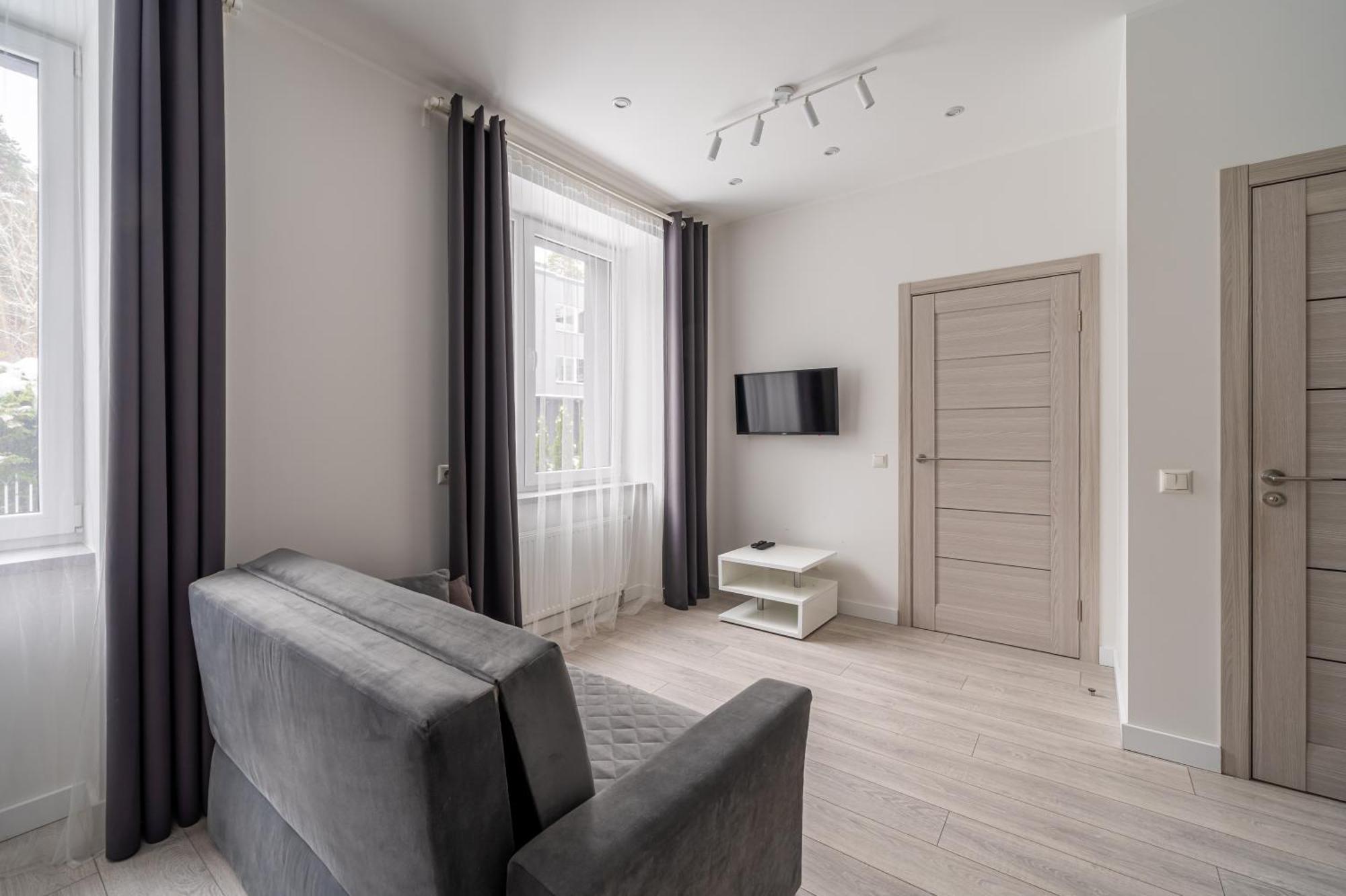 Dzintaru Beachside 1br With Courtyard View, Walk To Nature & Sea Appartement *